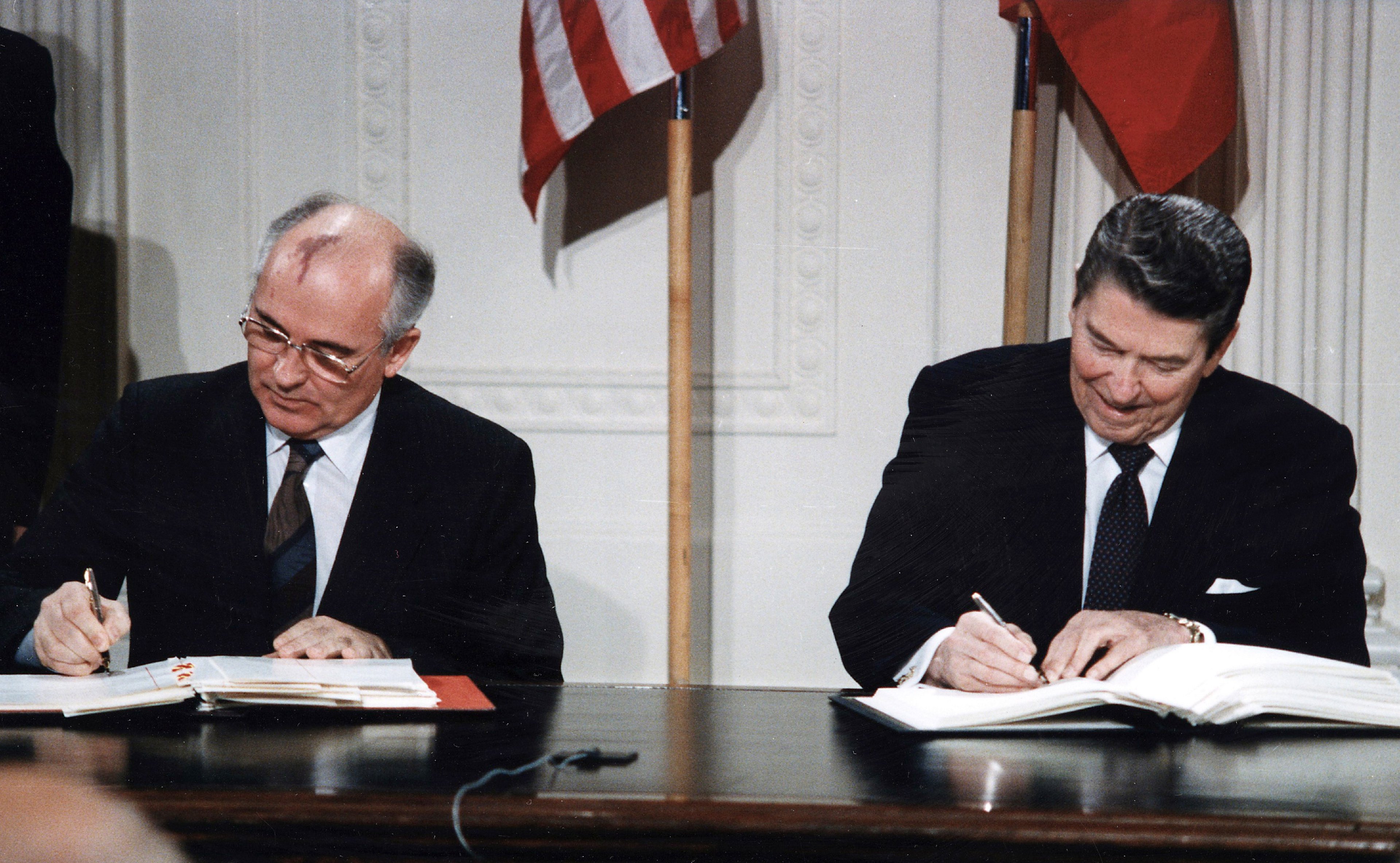 Image of President Ronald Reagan and General Secretary Gorbachev, signing the INF Treaty, 1987