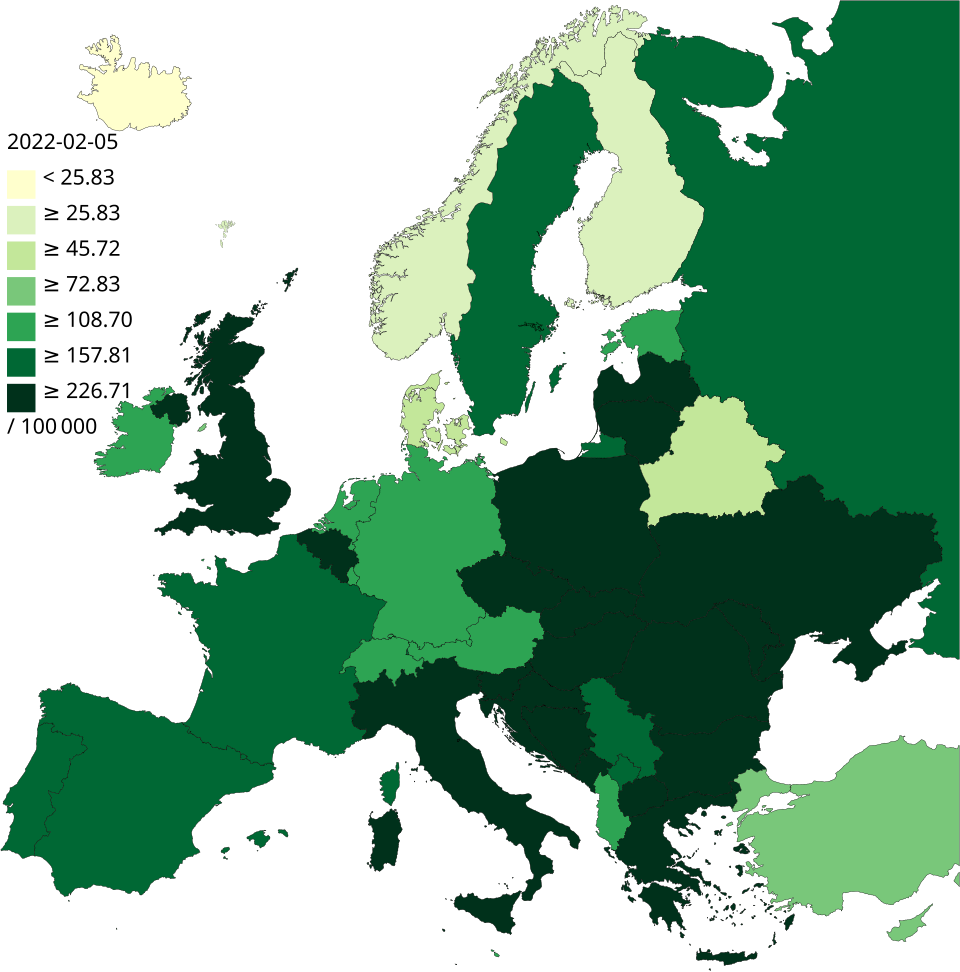 Map of Europe showing COVID-19 cases per 100,000 on 2022-02-05, with varying green shades indicating case density across countries.